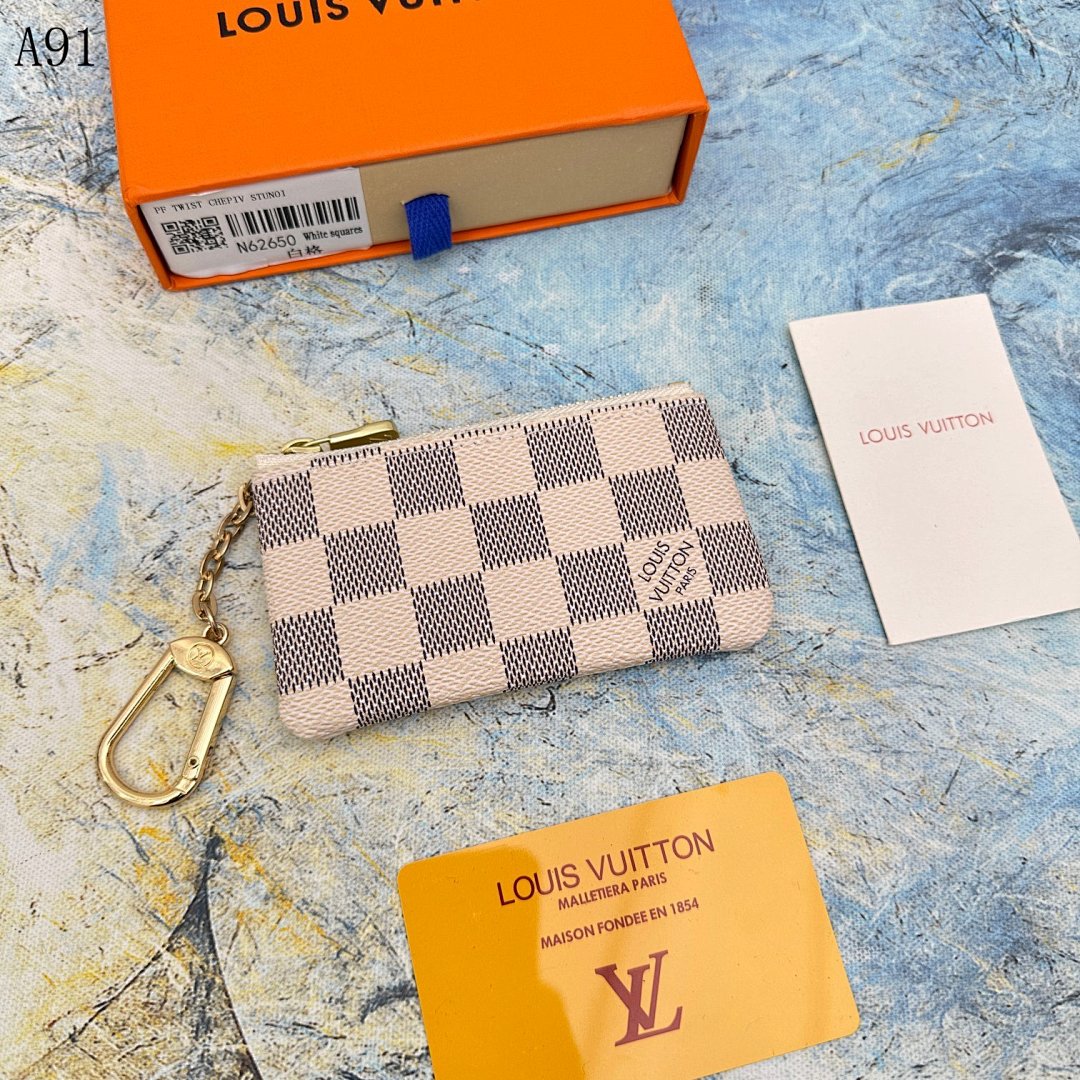 LVutton – N62650 White Squares Key Pouch #149