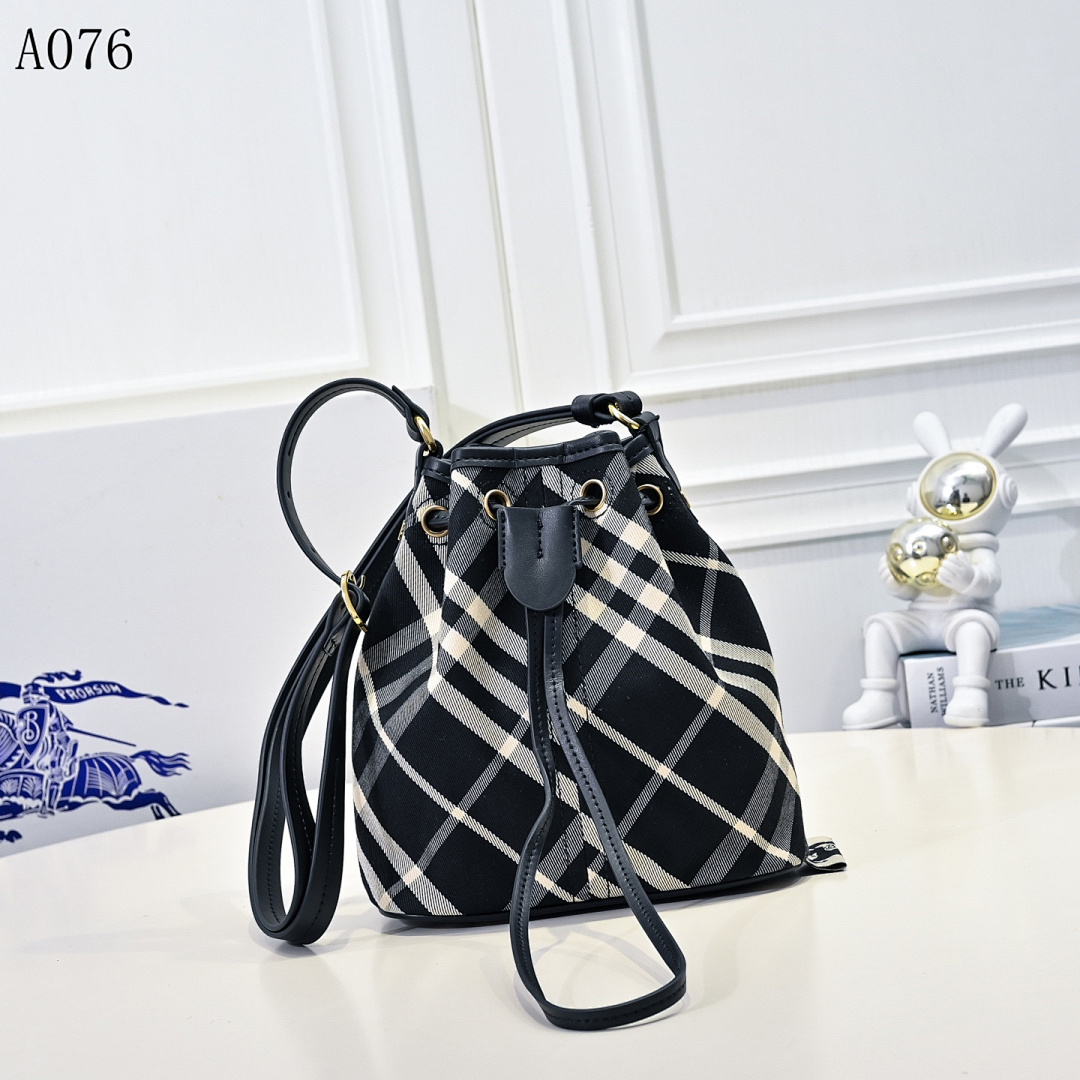 Burberyy – A076 Check Drawstring Bag #99