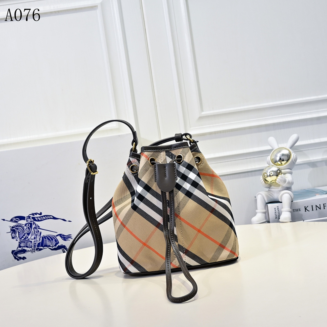 Burberyy – A076 Check Drawstring Bag #97