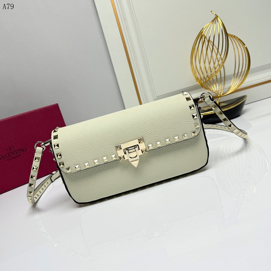 Valentiino Garavani Rockstud Medium Crossbody Bag #373