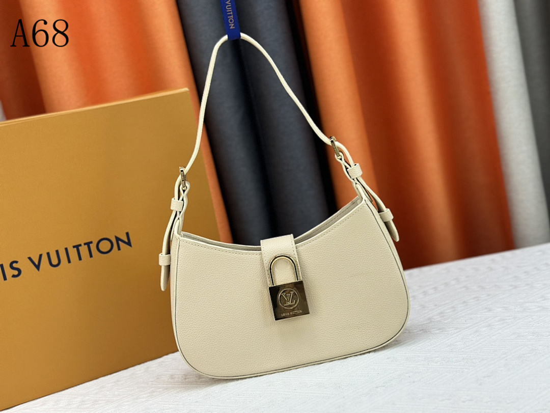 LVutton A68 Minaudière #3975 1 LVutton A68 Minaudière #3975
