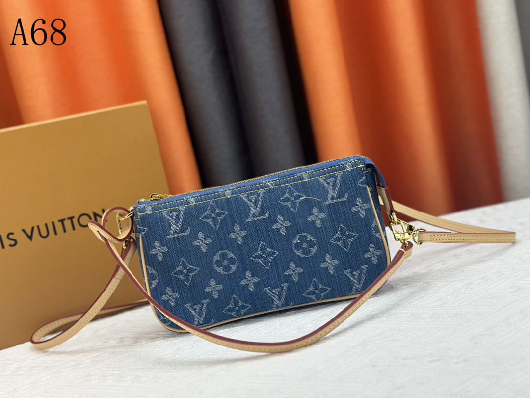 LVutton A68 Pochette #4417