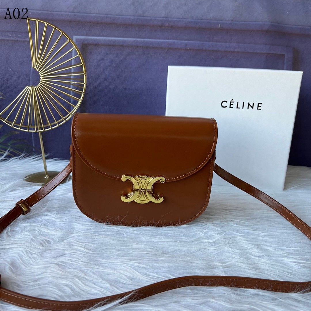 Céline + Classic Box Bag #1452