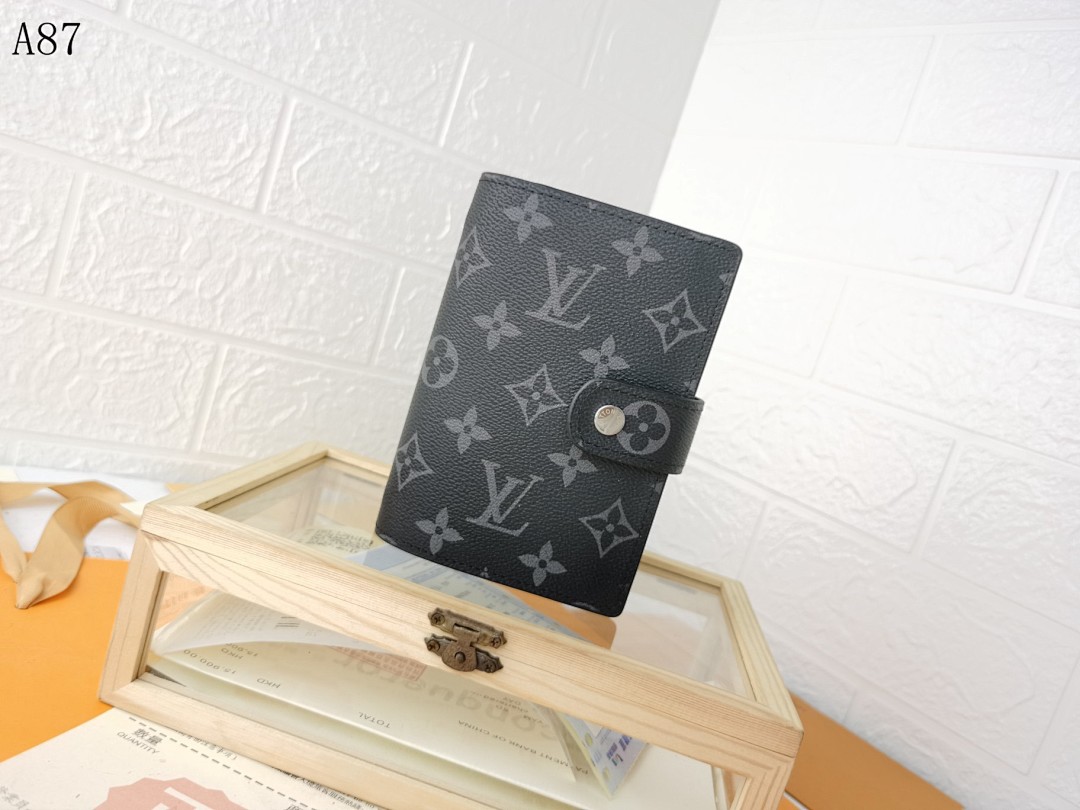 LVutton + A87 + Wallet #5931 1 LVutton + A87 + Wallet #5931