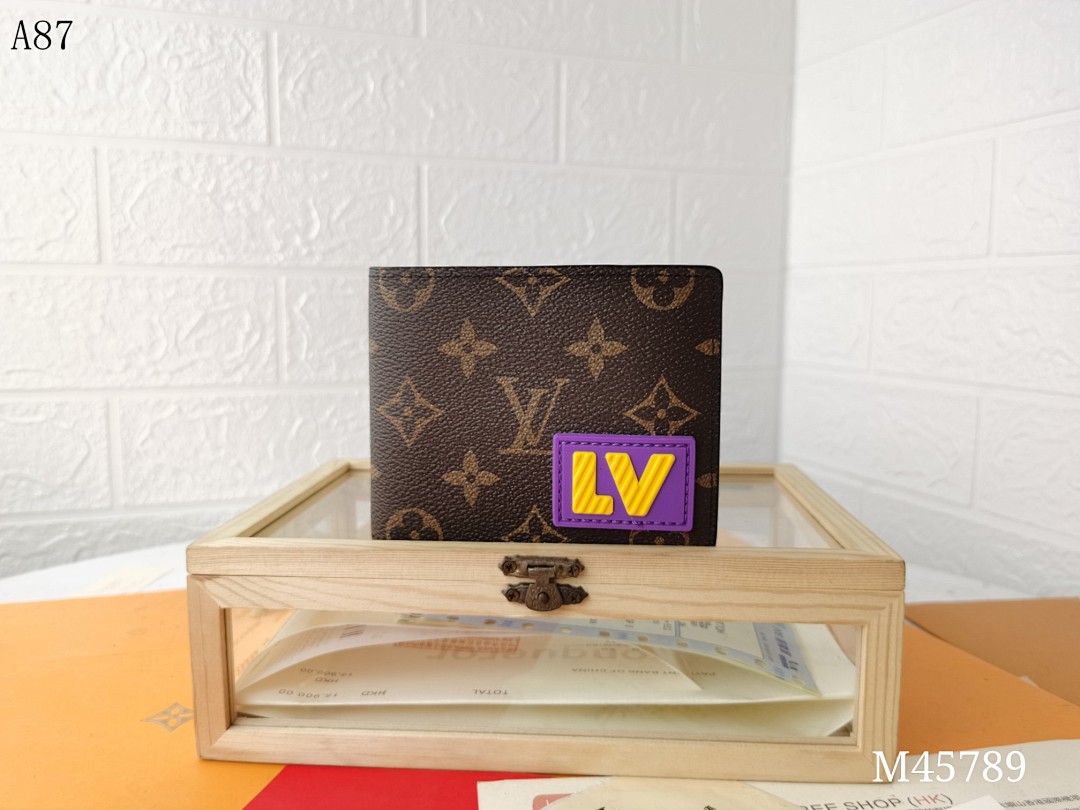 LVutton Monogram Canvas Wallet with LV Patch #929