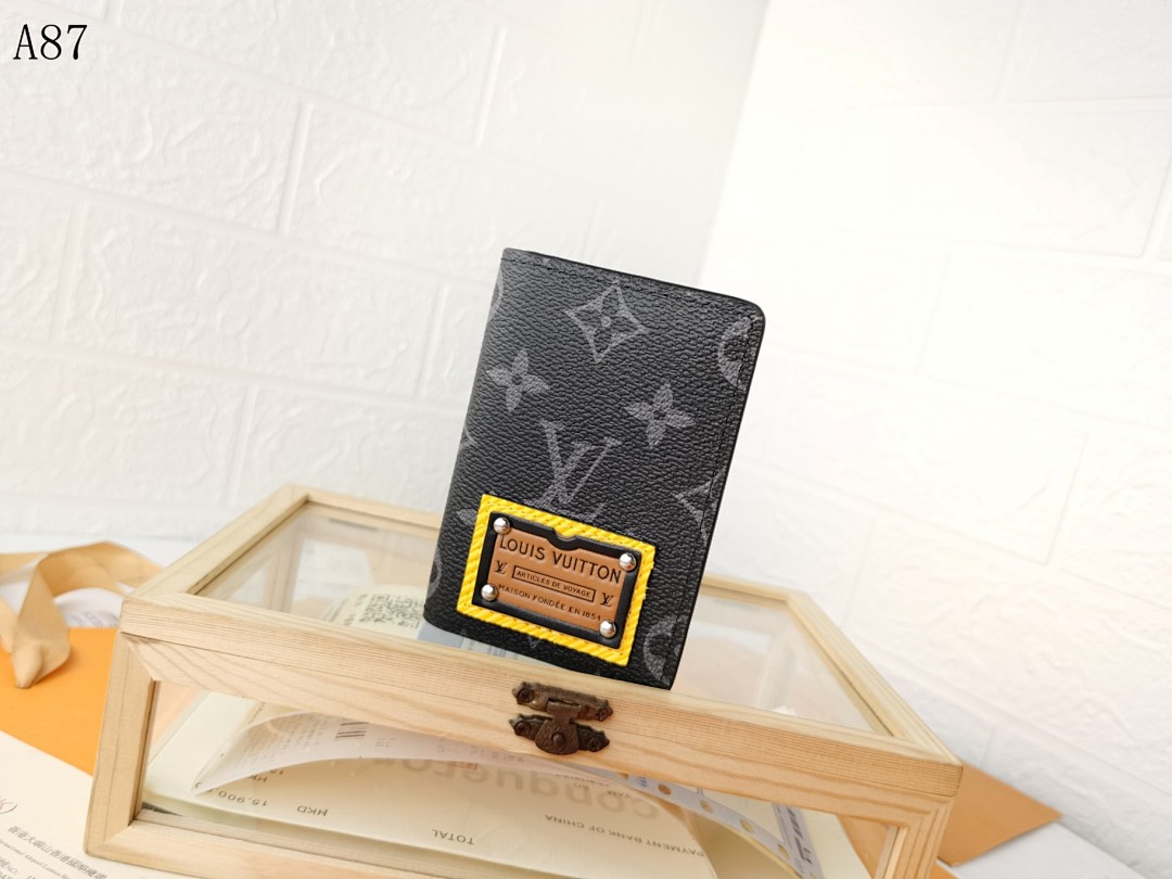 LVutton Monogram Canvas Card Holder #905