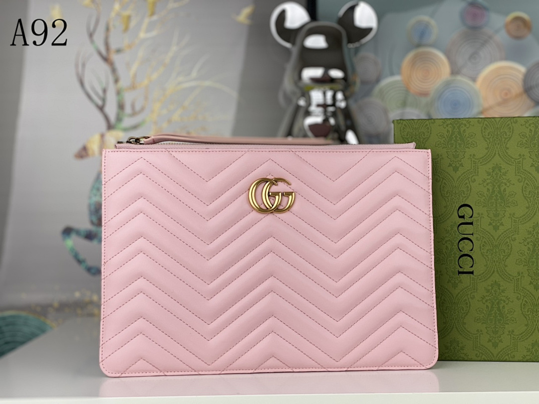 Gucc1 GG Marmont Matelassé Clutch #823