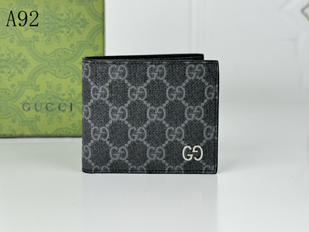 Gucc1 GG Supreme Bi-Fold Wallet #802