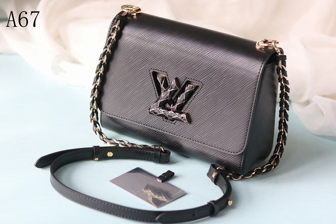 LVutton + A67 + Twist Bag #4892