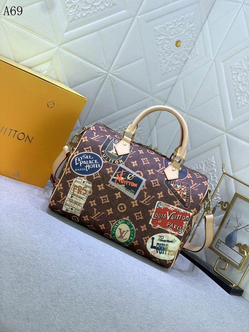 LVutton + A69 + Speedy Bag #4016