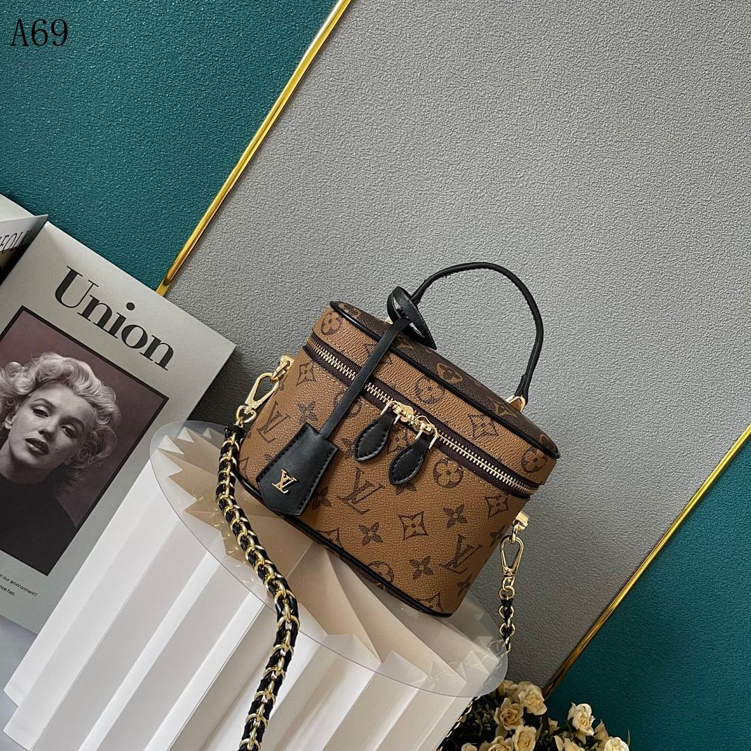 LVutton + A69 + Round Shoulder Bag #3782