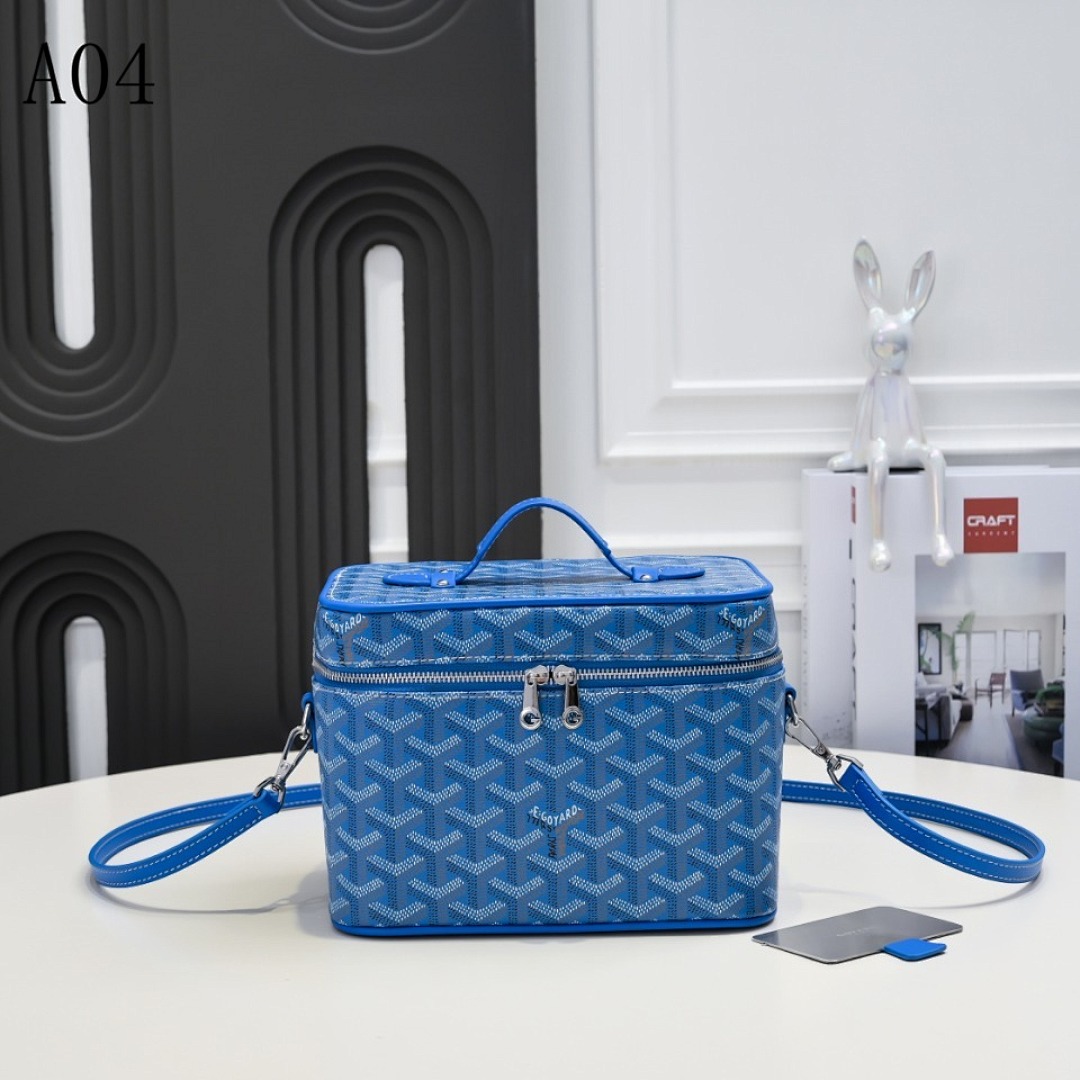 MCM + A04 + Classic Monogram Box Bag #6051