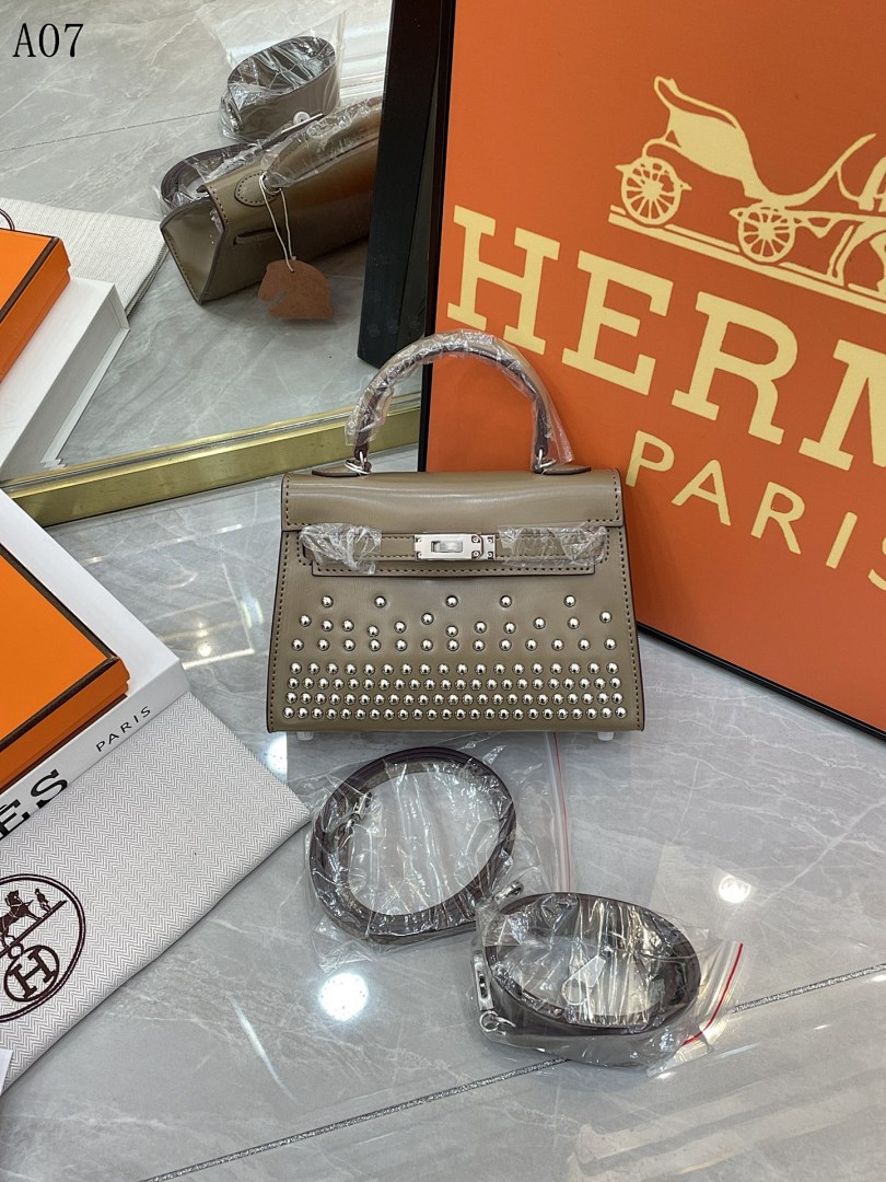 Hermès + Kelly 20 + Studded Bag #5695 1 Hermès + Kelly 20 + Studded Bag #5695