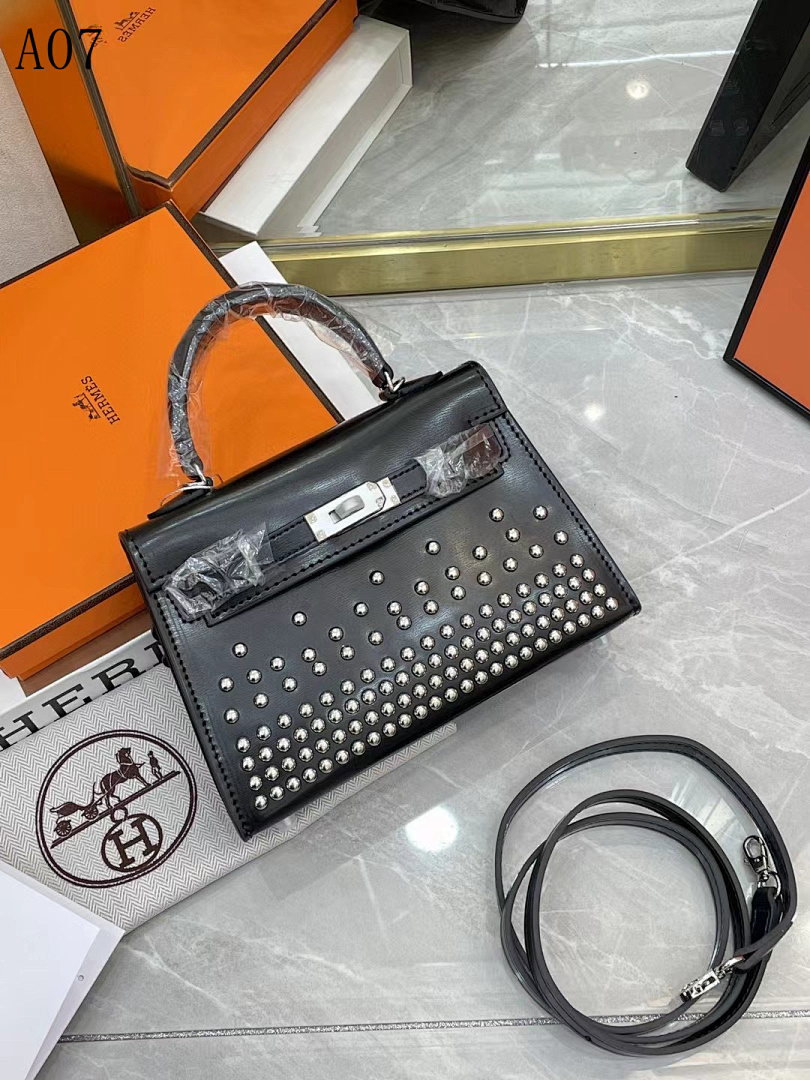 Hermès + Kelly 25 + Studded Bag #5766