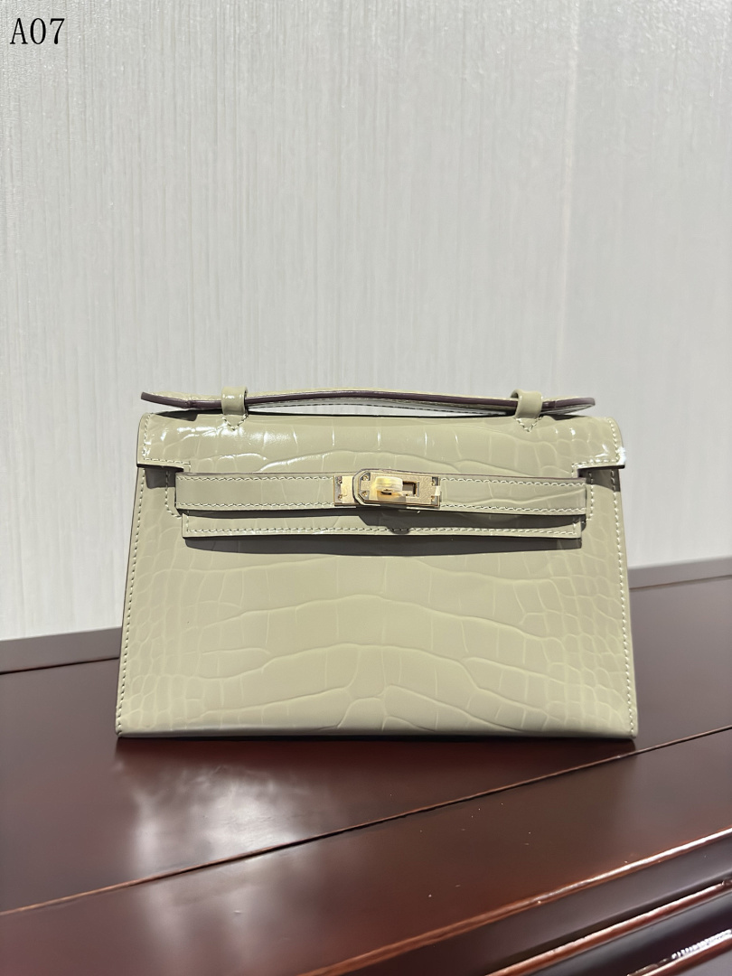 Hermès + Kelly 25 + Crocodile Bag #5610
