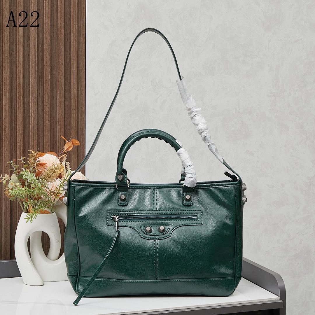 A22 – Classic Green Leather Tote Bag #636