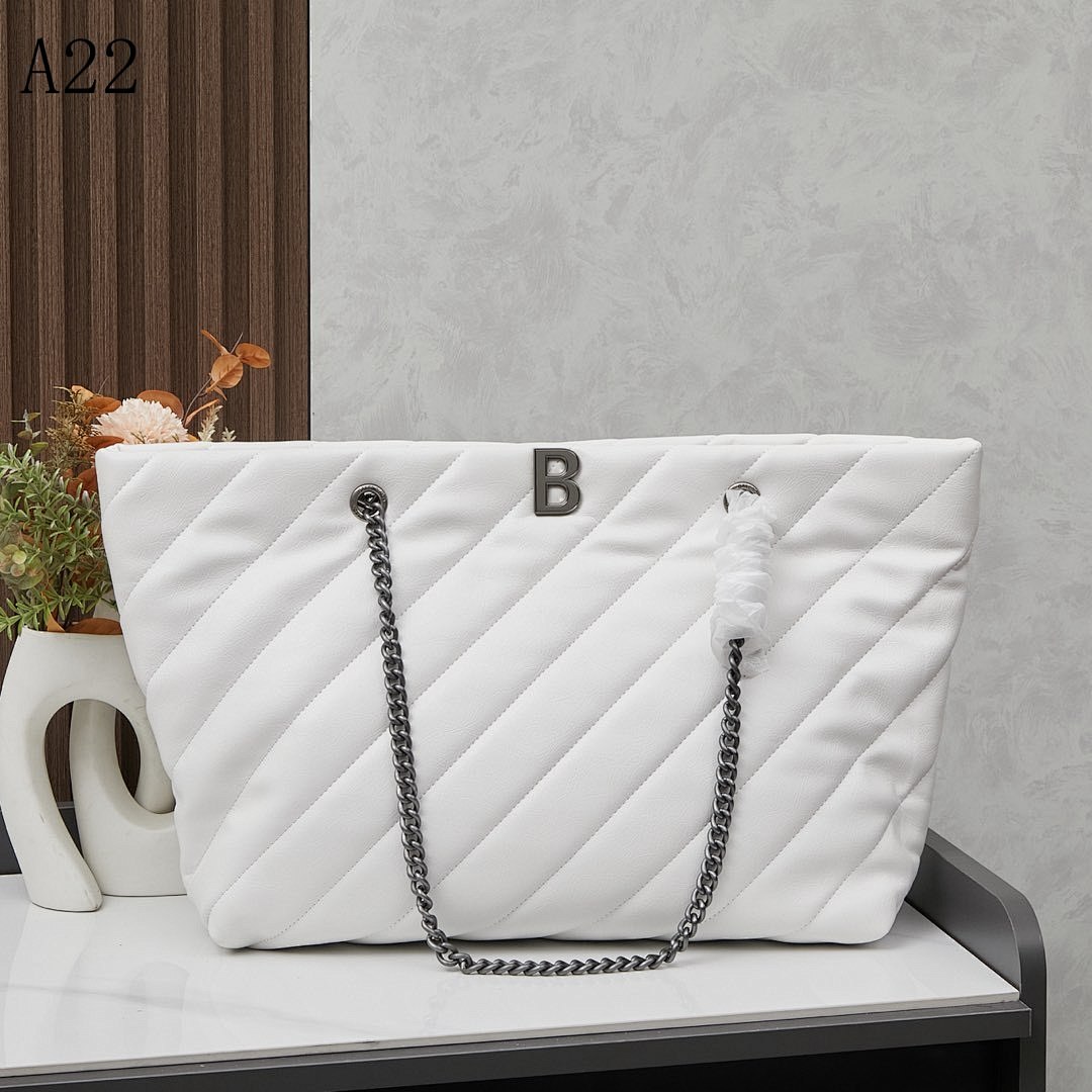 B Brand A22 Quilted Tote Bag #633