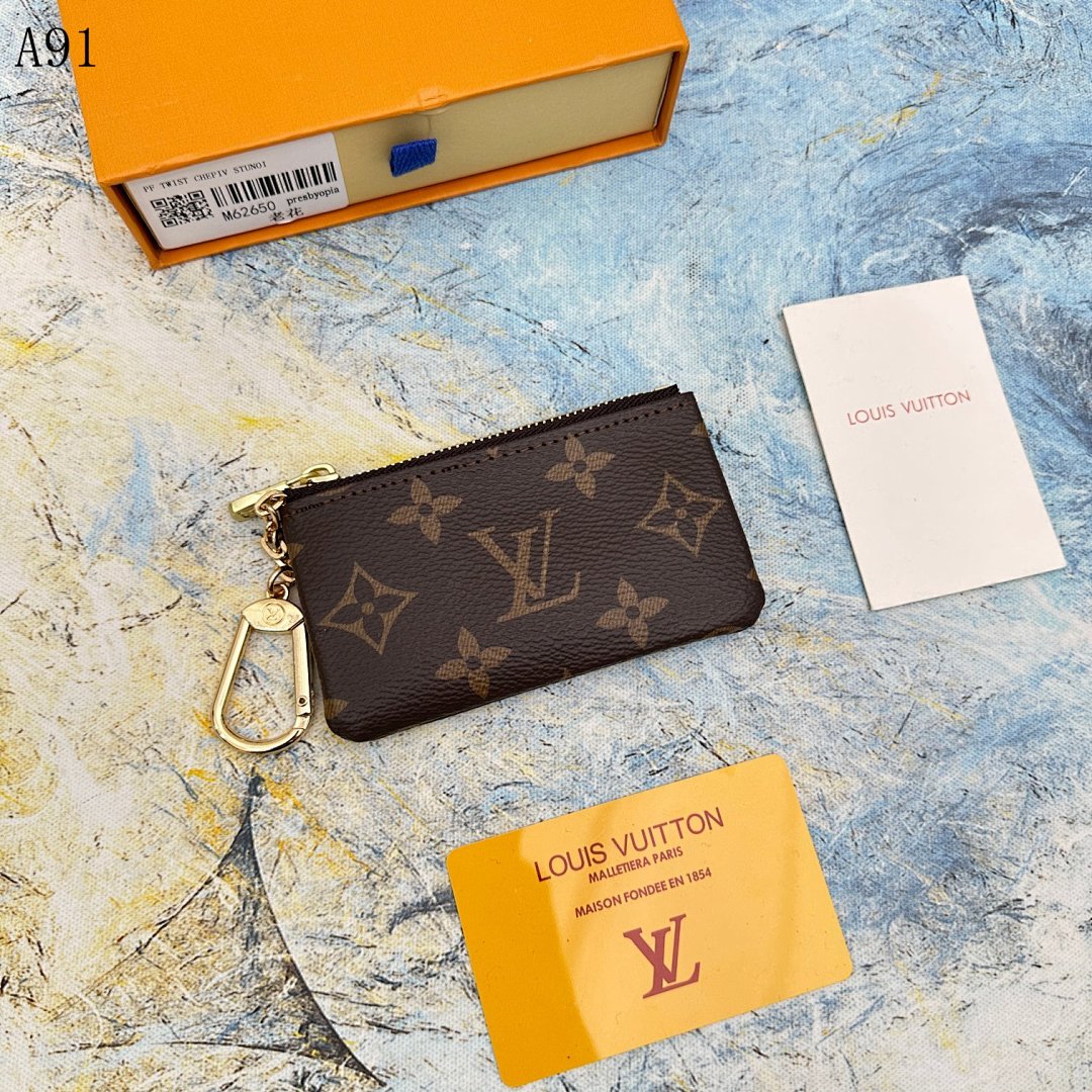 LVutton Twist Chain Wallet #722