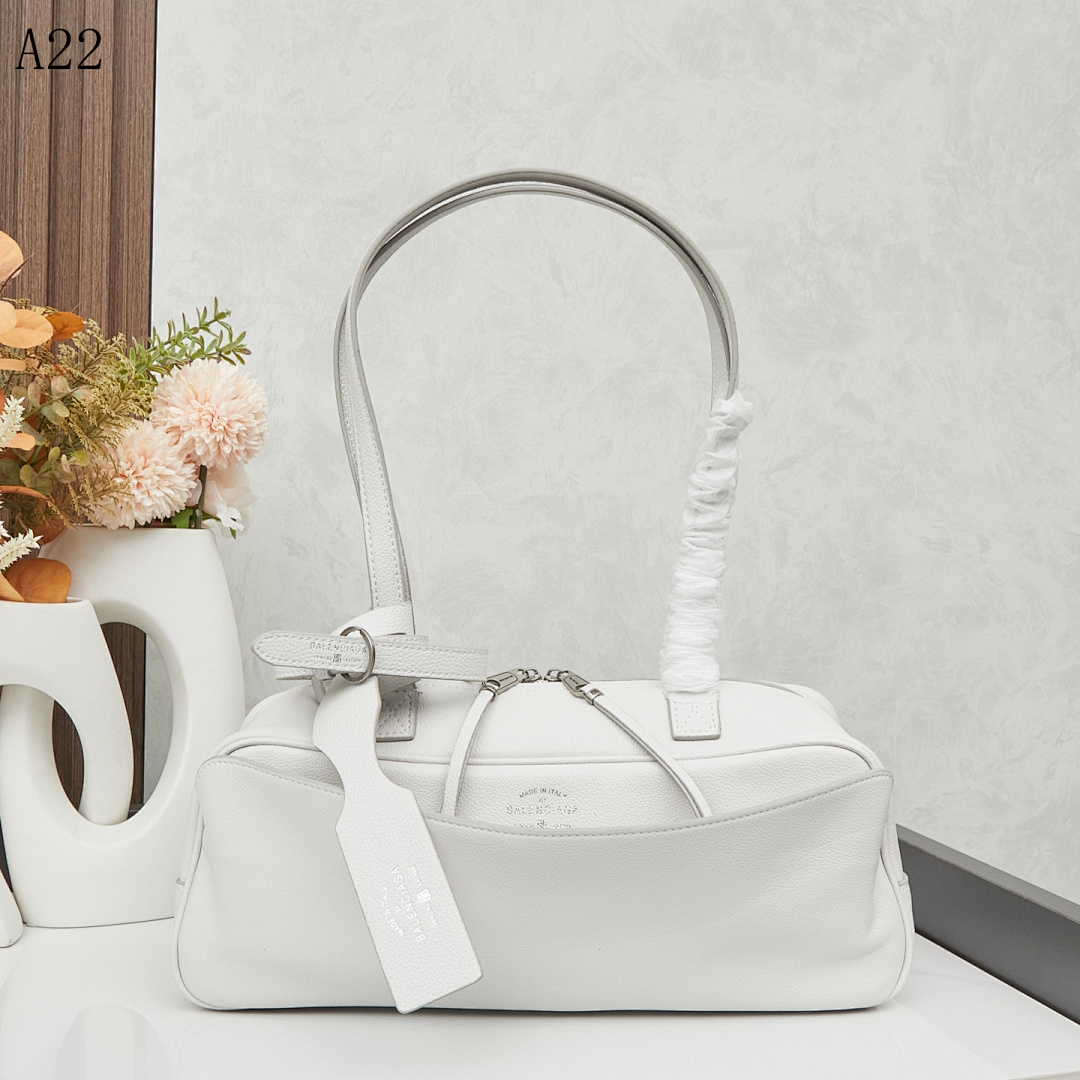 A22 White Leather Duffle Bag #630
