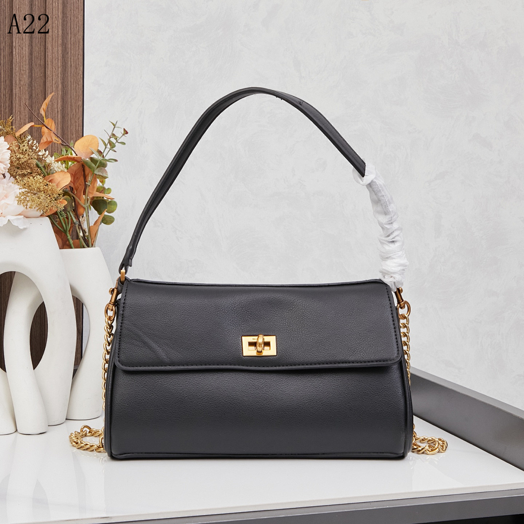 A22 Classic Black Leather Shoulder Bag #616