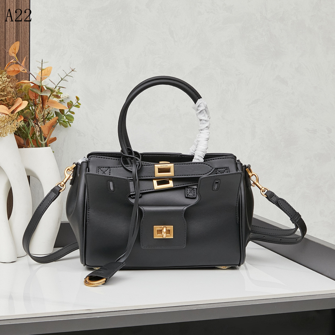 A22 – Classic Black Leather Tote Bag #605