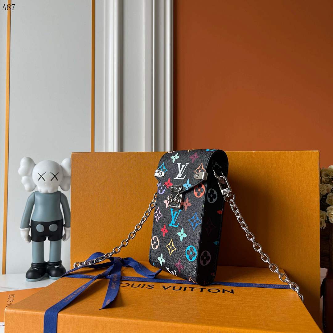 LVutton x KAWS Multicolor Monogram Pochette #4242