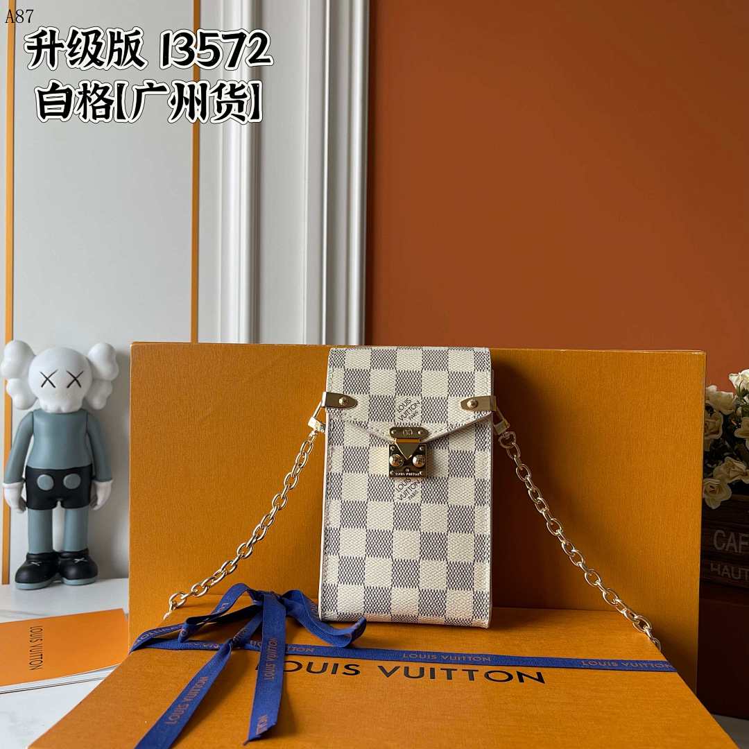 LVutton I3572 White Damier Bag #4592 1 LVutton I3572 White Damier Bag #4592