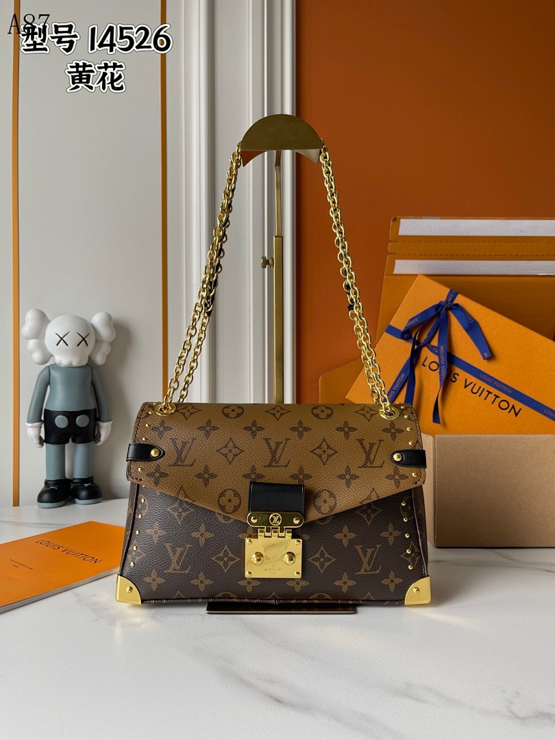 LVutton + I4526 + Twist Bag #4421