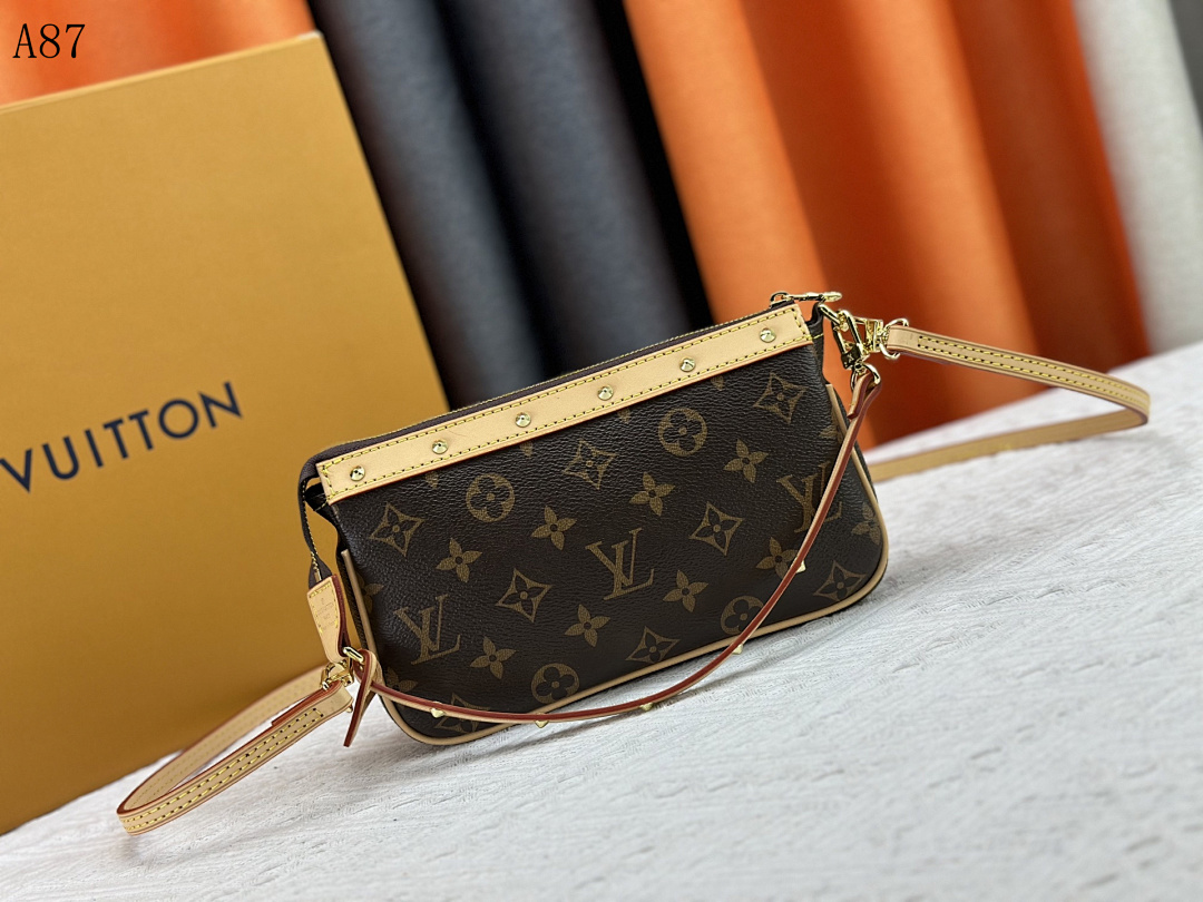 LVutton A87 Pochette #3644 1 LVutton A87 Pochette #3644