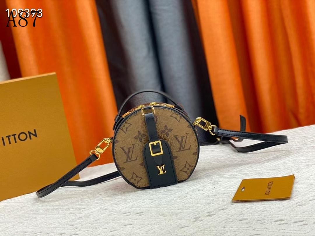 LVutton + A87 + Round Crossbody Bag #4454