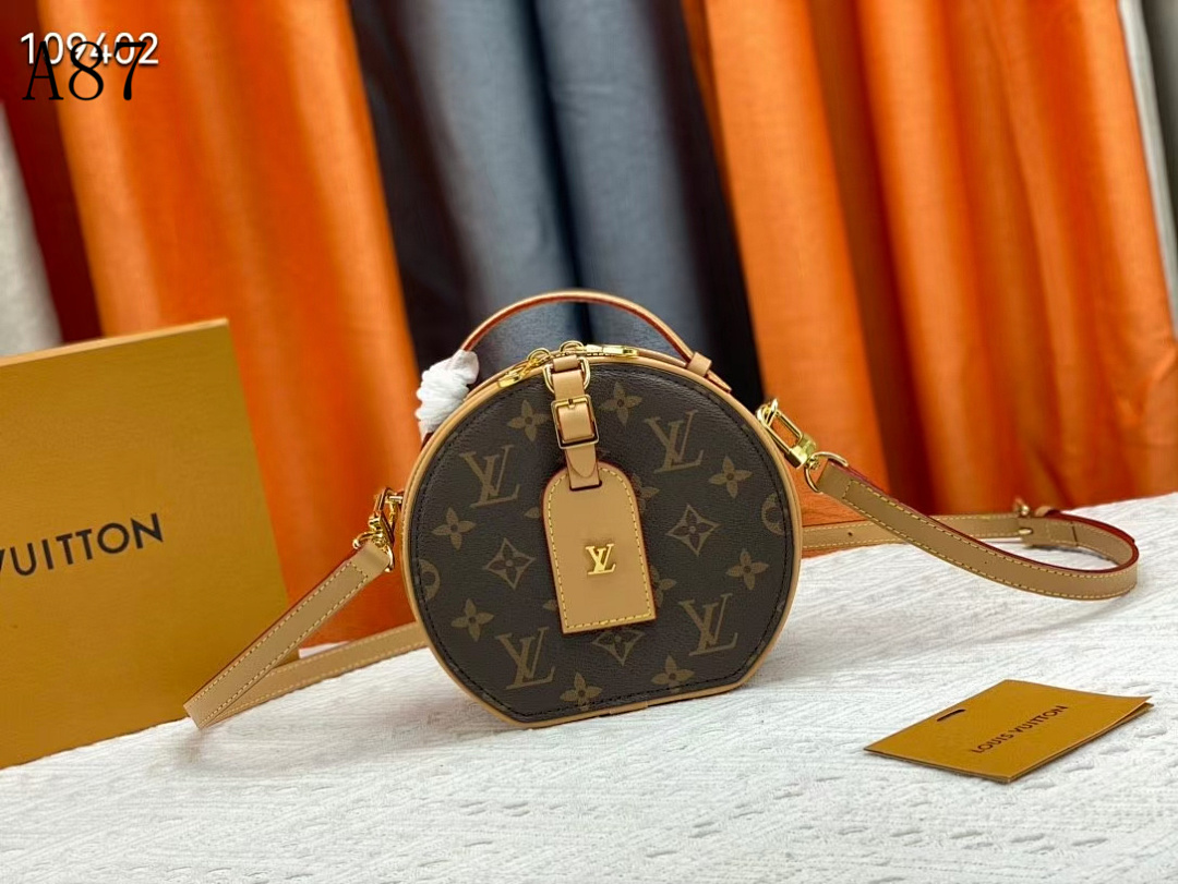 LVutton + M44297 + Circle Bag #4069