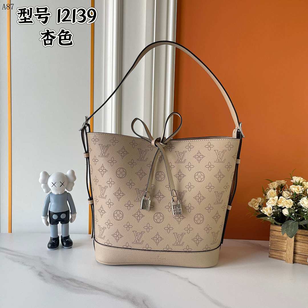 LVutton 12139 Bucket Bag #4157 1 LVutton 12139 Bucket Bag #4157