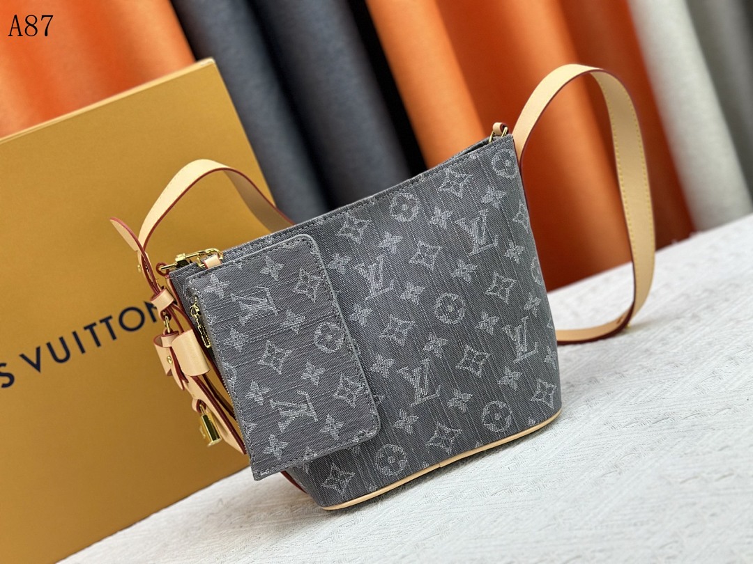 LVutton A87 Crossbody Bag #4202