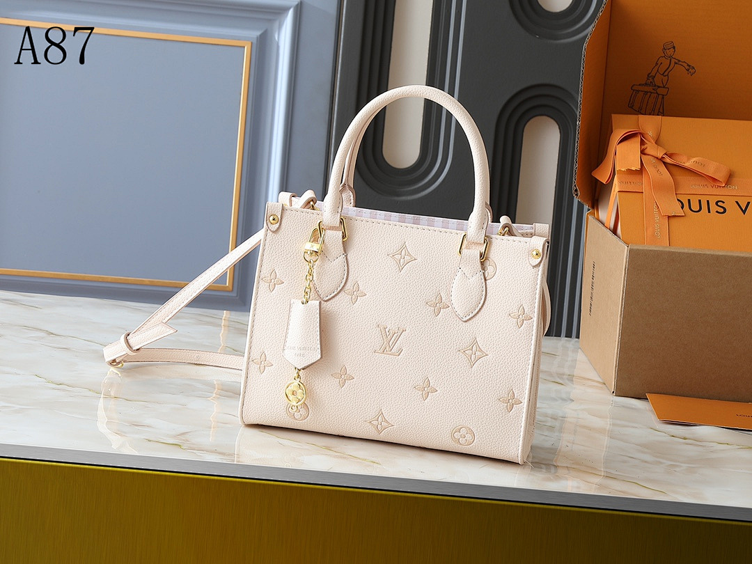 LVutton + A87 + Capucines Bag #4366