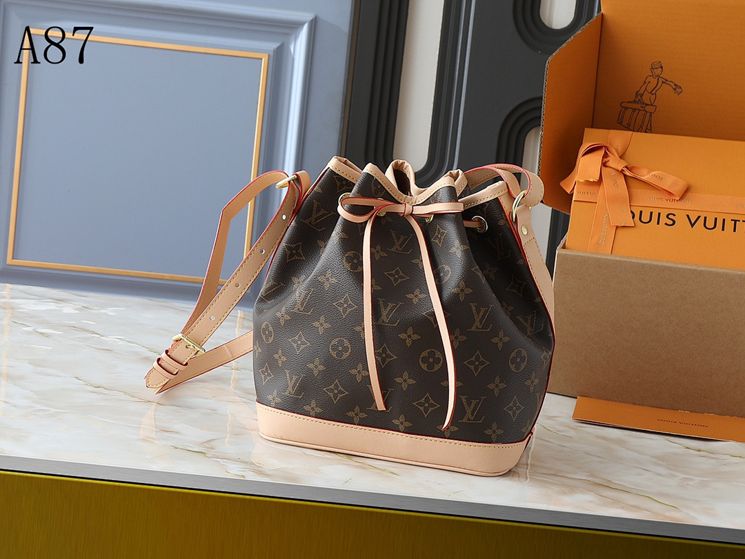LVutton + A87 + Noé Bag #4902