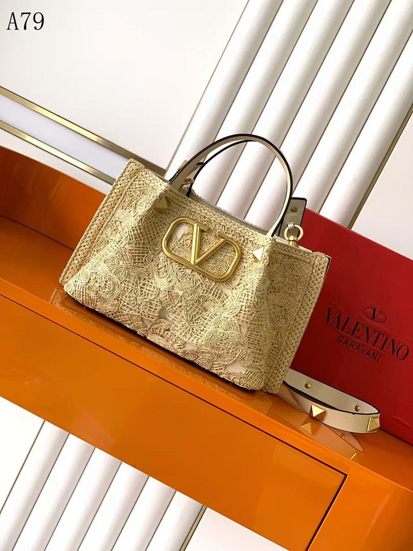 Valentiino + A79 + Rockstud Lace Tote #5230