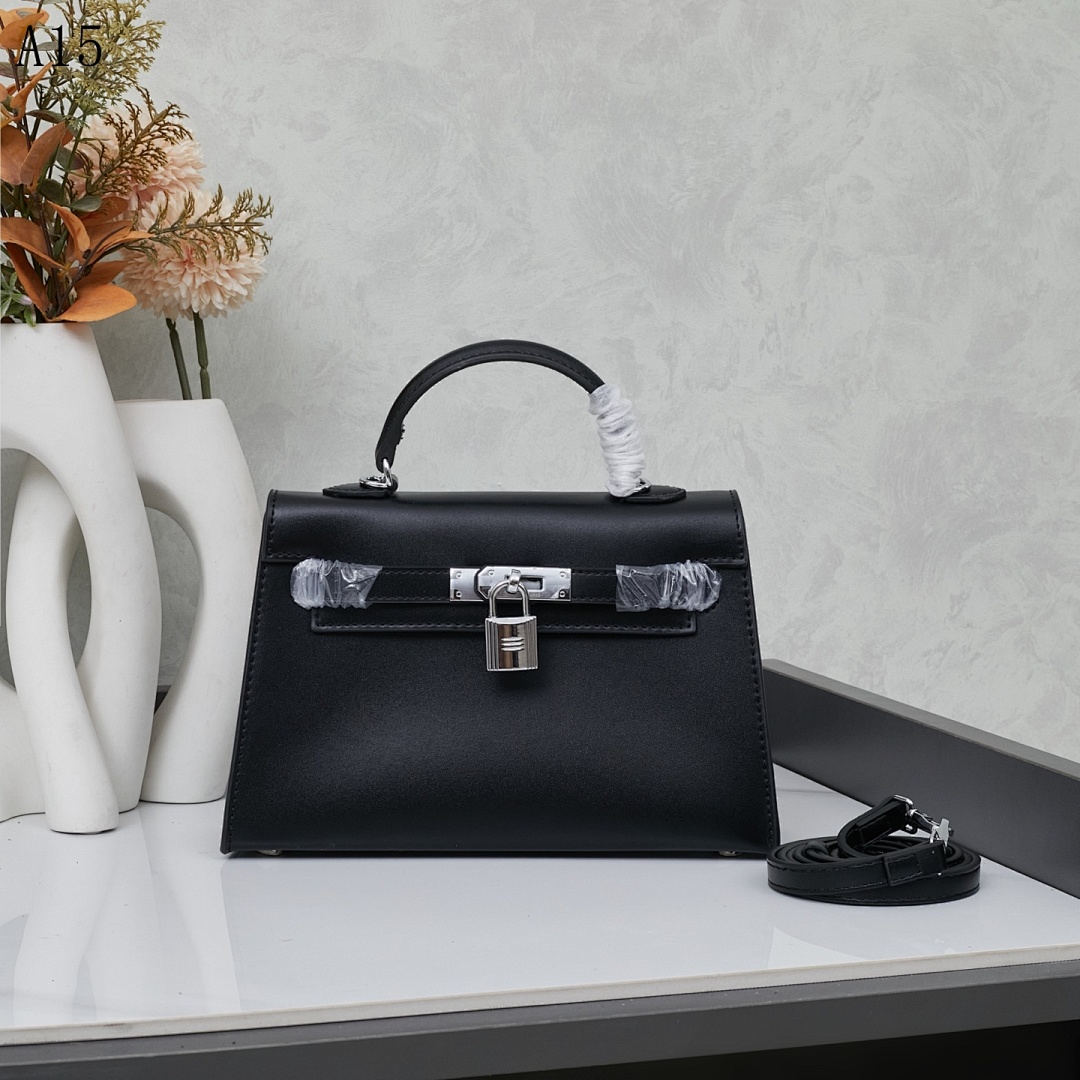 Hermès + Kelly 25 + Calfskin Leather Bag #5517