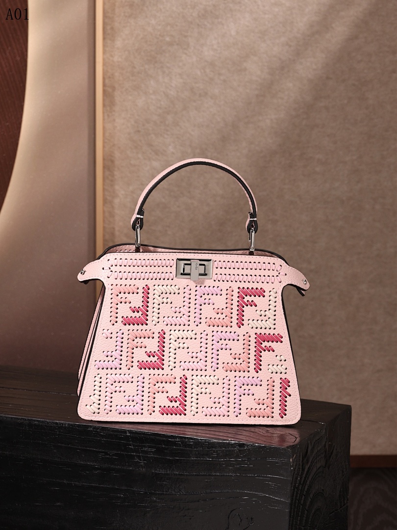 F3ndii + Baguette + Pixel Art Bag #1349