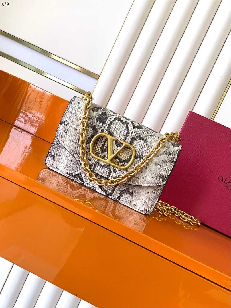 Valentiino + Rockstud + VLogo Chain Bag #501
