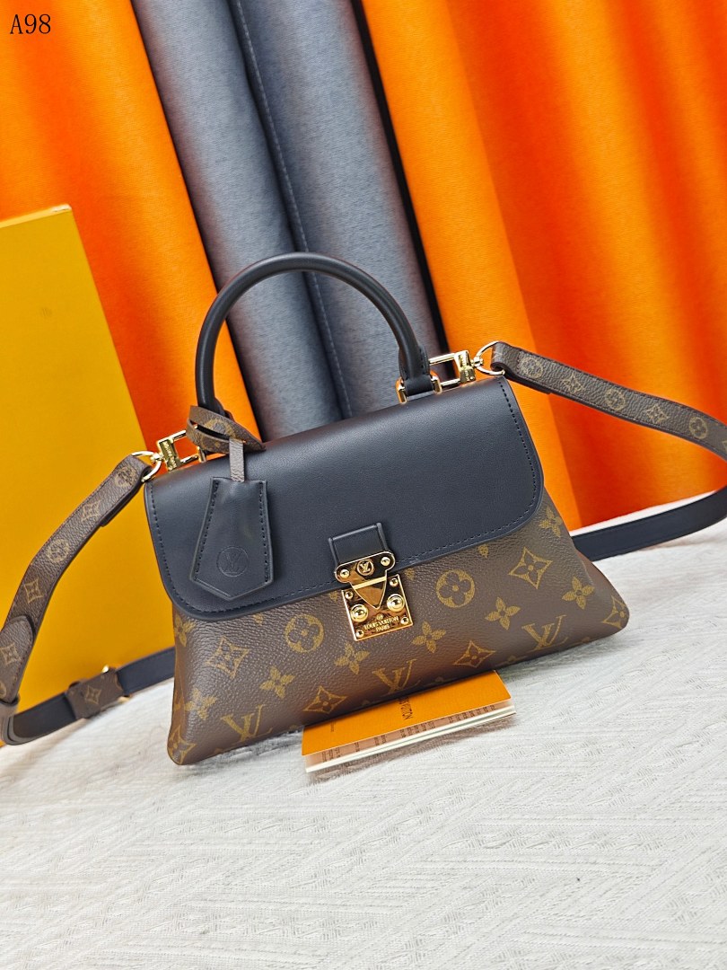 LVutton + A98 + Capucines Mini Bag #3899