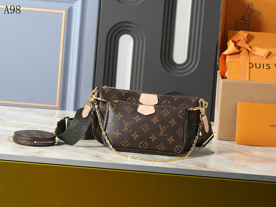 LVutton x Supreme Monogram Canvas Pochette Metis #1129