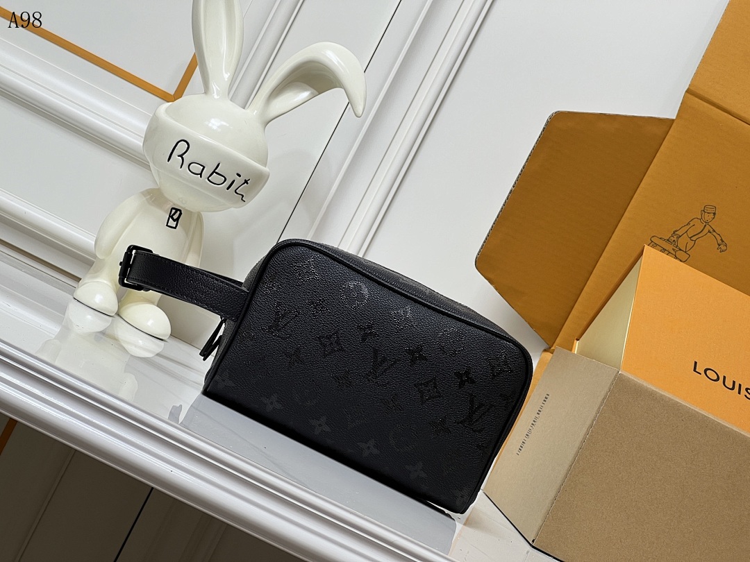 LVutton x Supreme Monogram Eclipse Trousse Toilette #1126