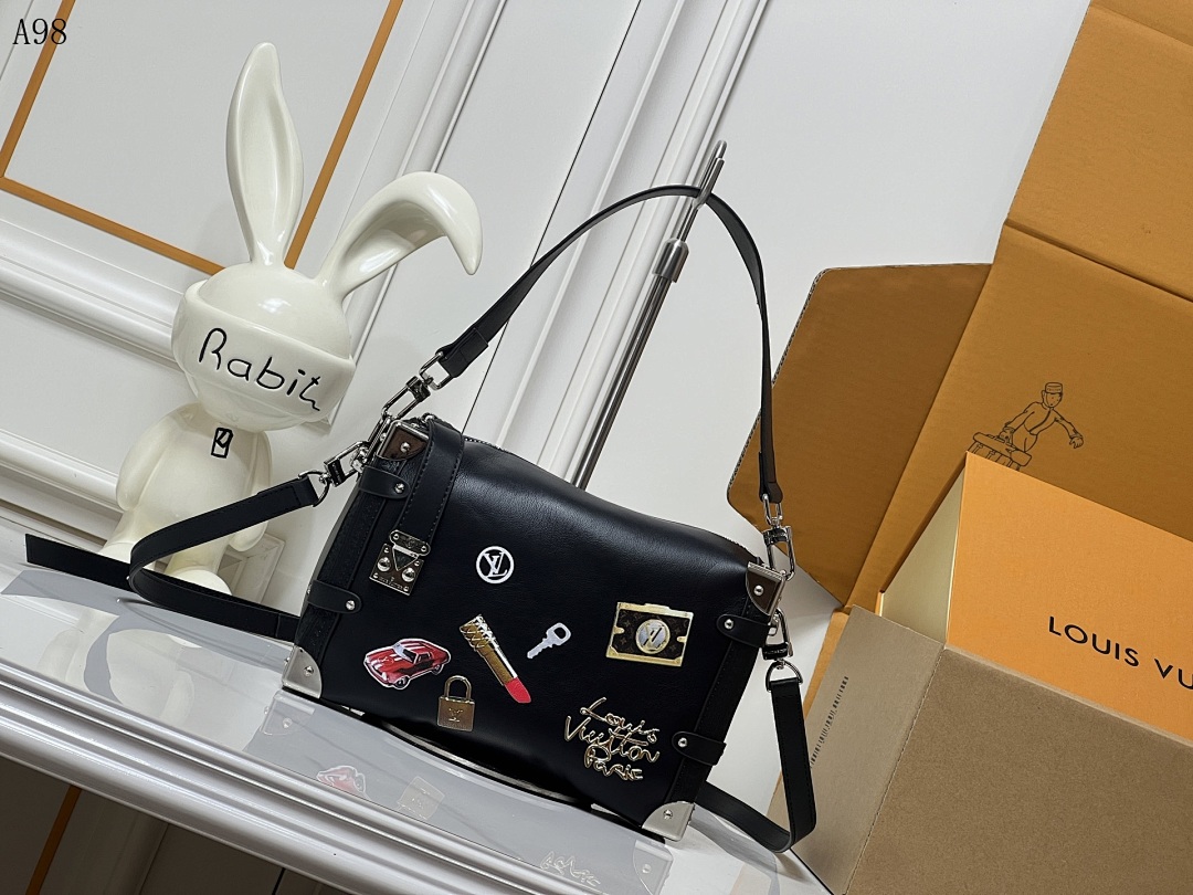 LVutton x Takashi Murakami Limited Edition Rabbit Bag #1104