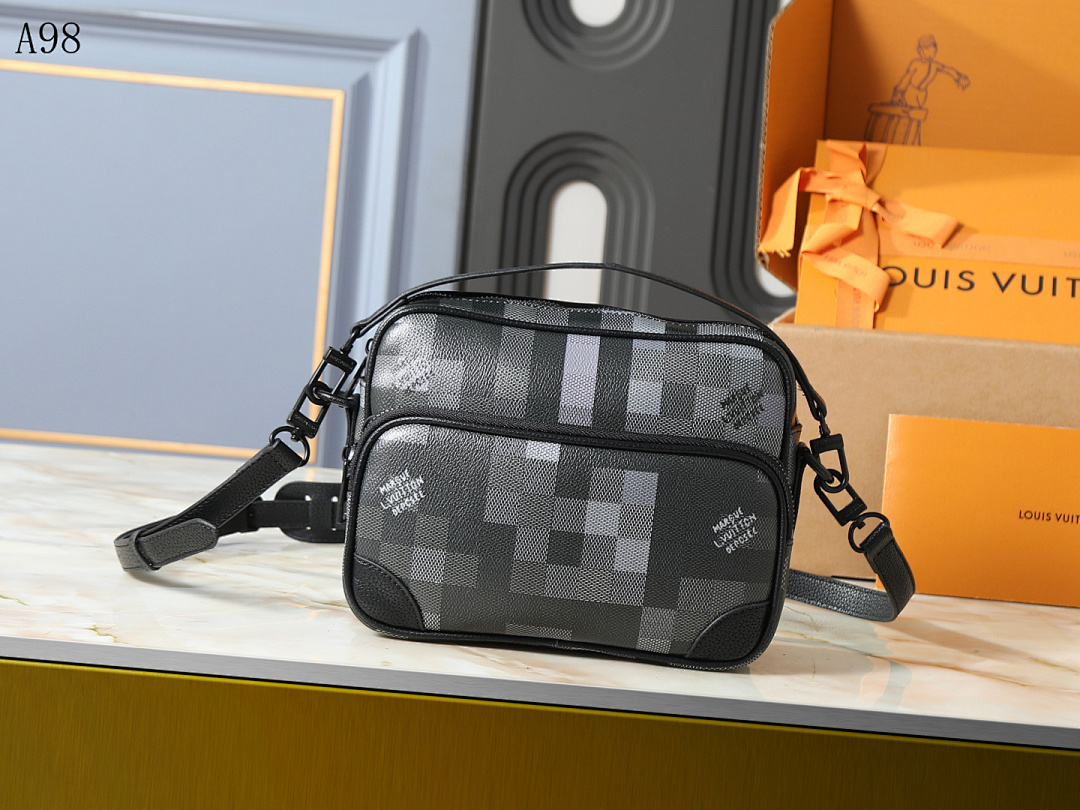 LVutton x Supreme Damier Graphite Mini Pochette #1095 1 LVutton x Supreme Damier Graphite Mini Pochette #1095