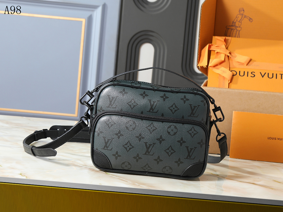 LVutton x Supreme Monogram Canvas Crossbody Bag #1094