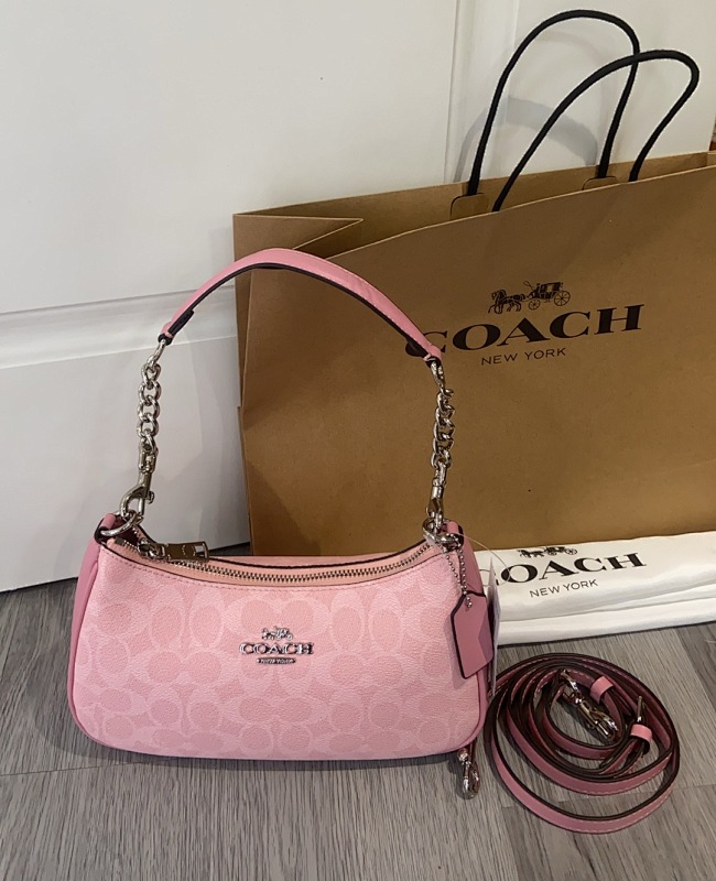 Coacch CV933 Pink Signature Leather Shoulder Bag