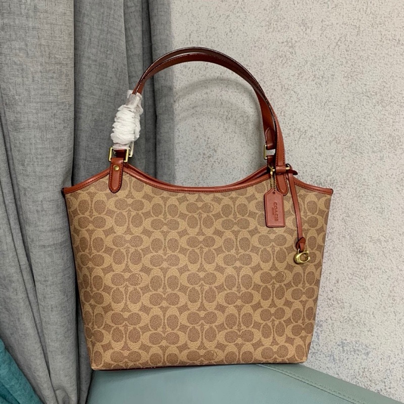 Coacch C6336 Signature Tote Bag in Caramel Brown