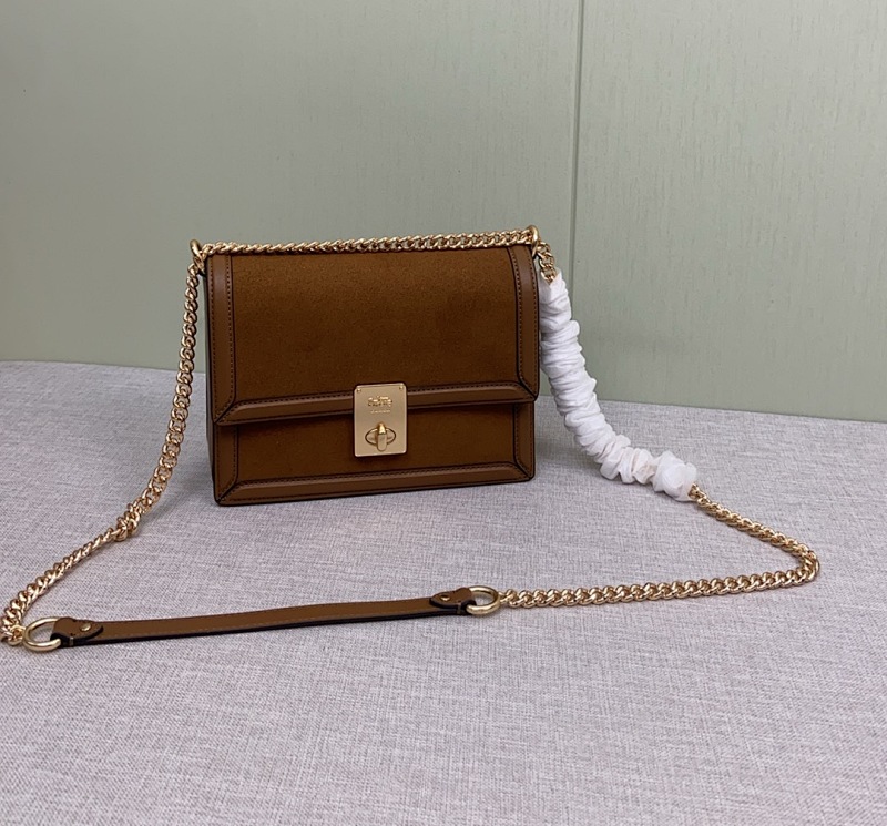 Coacch cY258 Hutton Chain Shoulder Bag in Camel