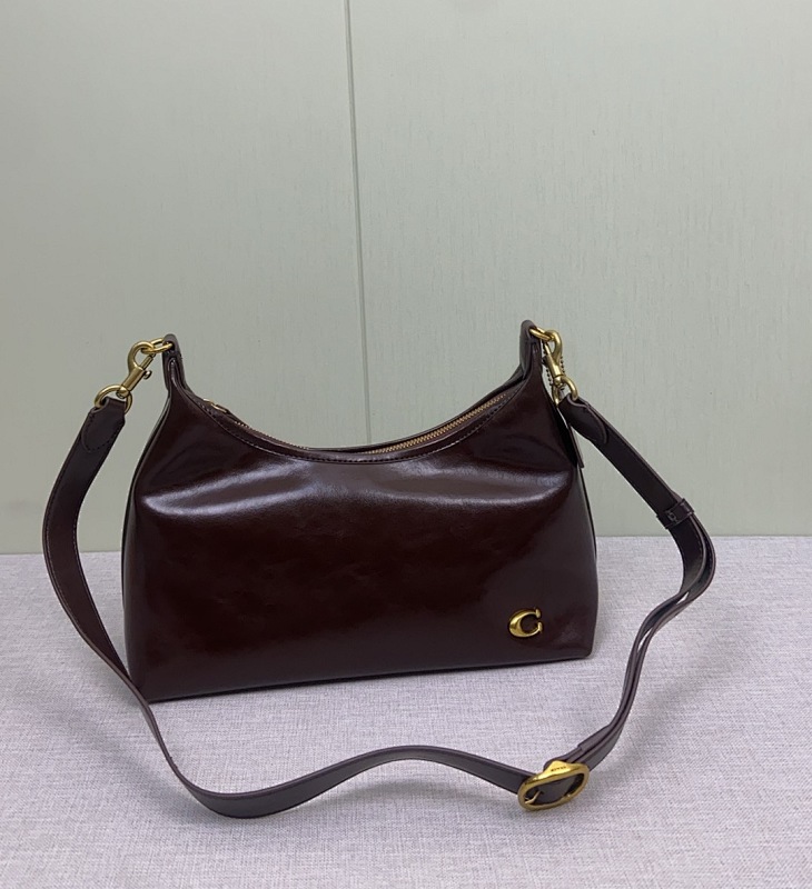 Coacch CR981 Crème de la Crème Oil-Wax Leather Shoulder Bag