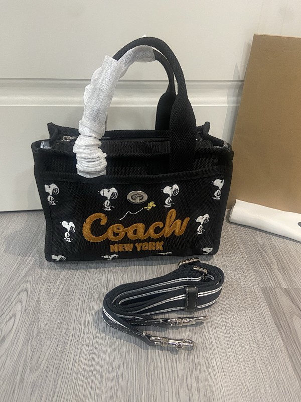Coacch 2525 Snoopy Collaboration Tote Bag